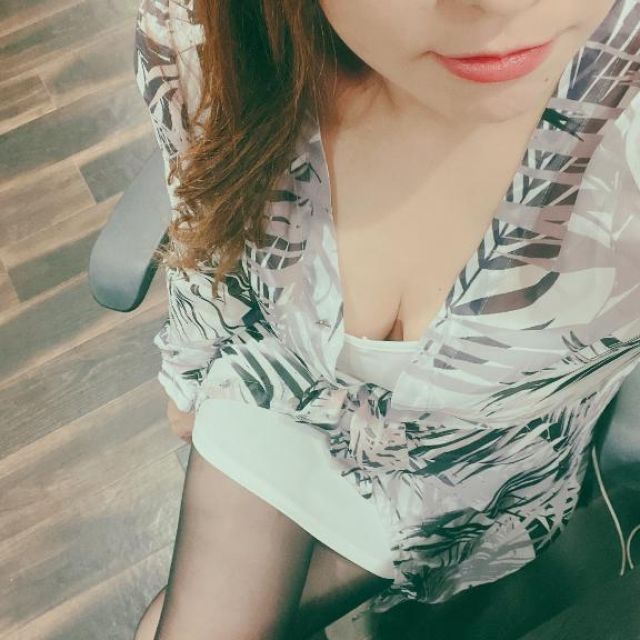 『秘密倶楽部 凛 TOKYO』錦糸町デリヘル 待ち合わせ型 人妻デリバリーヘルスなみえさんの写メ日記【】