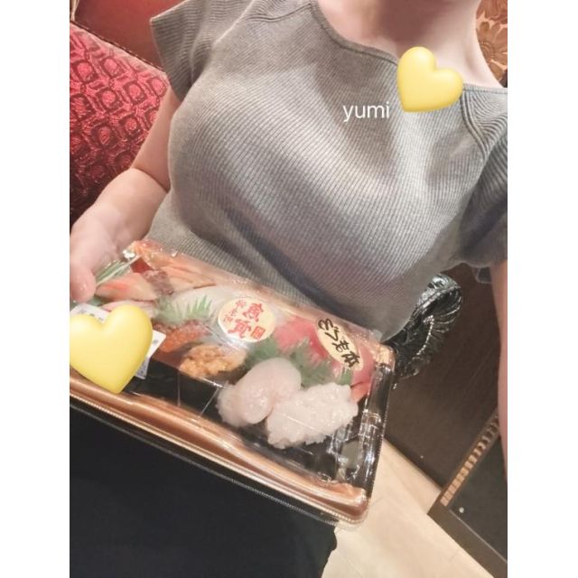 『秘密倶楽部 凛 TOKYO』錦糸町デリヘル 待ち合わせ型 人妻デリバリーヘルスゆみさんの写メ日記【どっち食べる？】