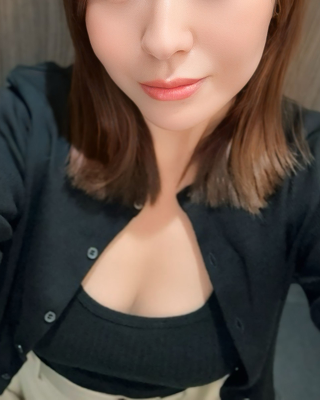 『秘密倶楽部 凛 TOKYO』錦糸町デリヘル 待ち合わせ型 人妻デリバリーヘルスえまさんのプロフィール写真2