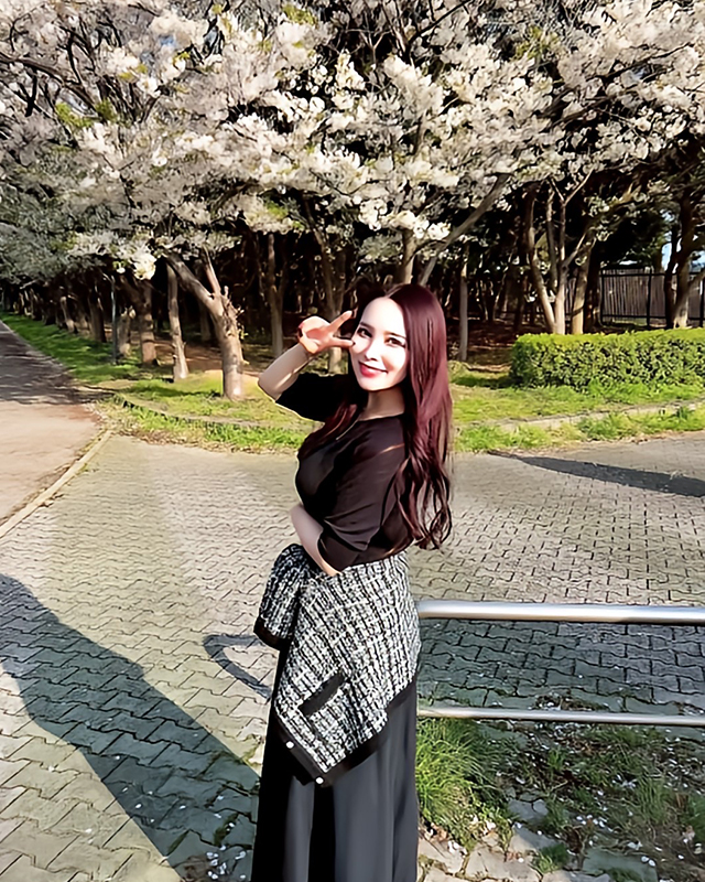 『秘密倶楽部 凛 TOKYO』錦糸町デリヘル 待ち合わせ型 人妻デリバリーヘルスモデル愛梨さんのプロフィール写真3